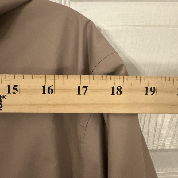 The North Face Men’s Tan Medium DryVent Rain/Wind Jacket - Picture 10 of 10